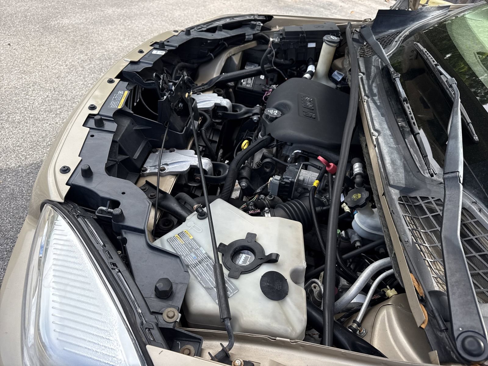 Used 2005 Buick Terraza CXL FWD image 32