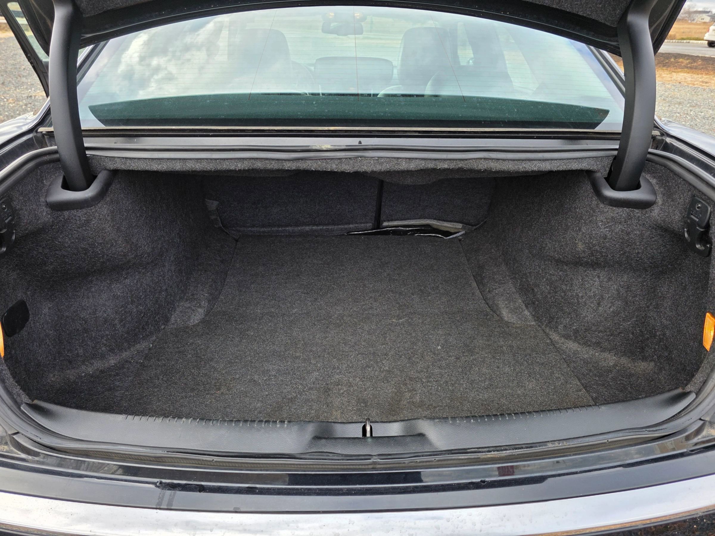 Used 2018 Chrysler 300 Touring L RWD image 17