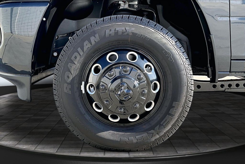 New 2026 RAM 3500 Laramie w/ Night Edition AWD/4WD image 32