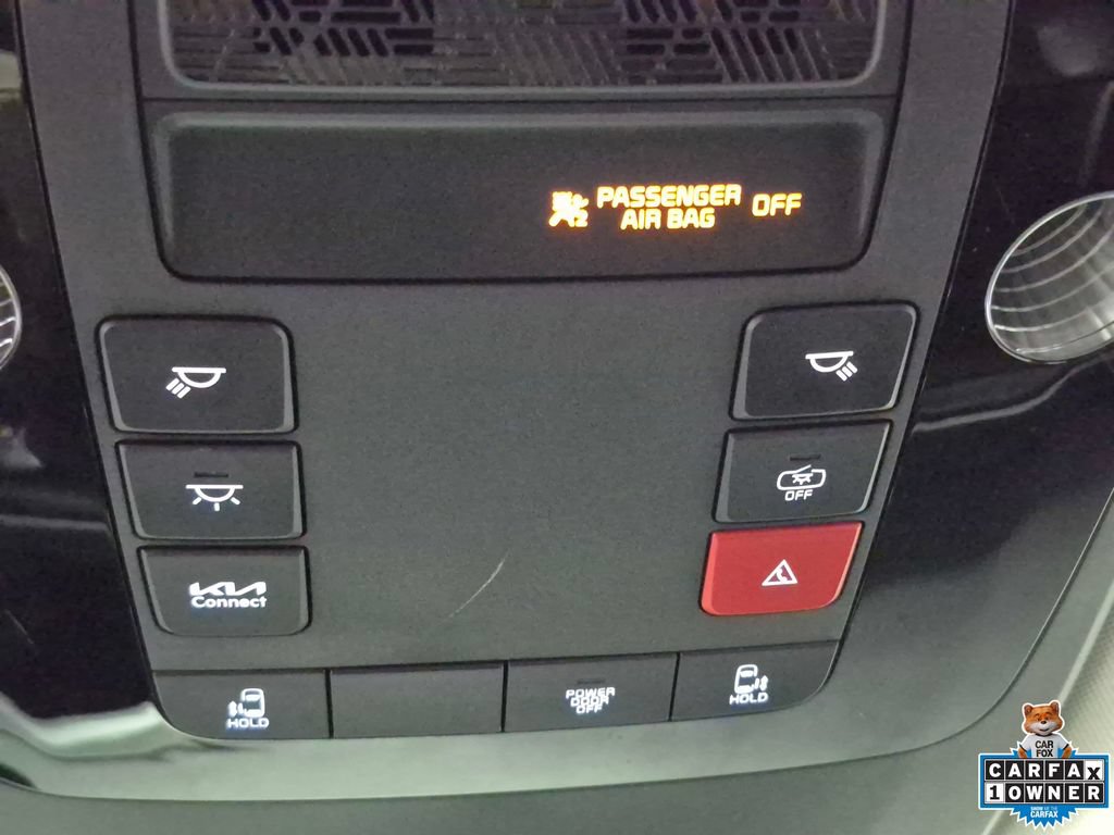 Used 2025 Kia Carnival FWD image 24