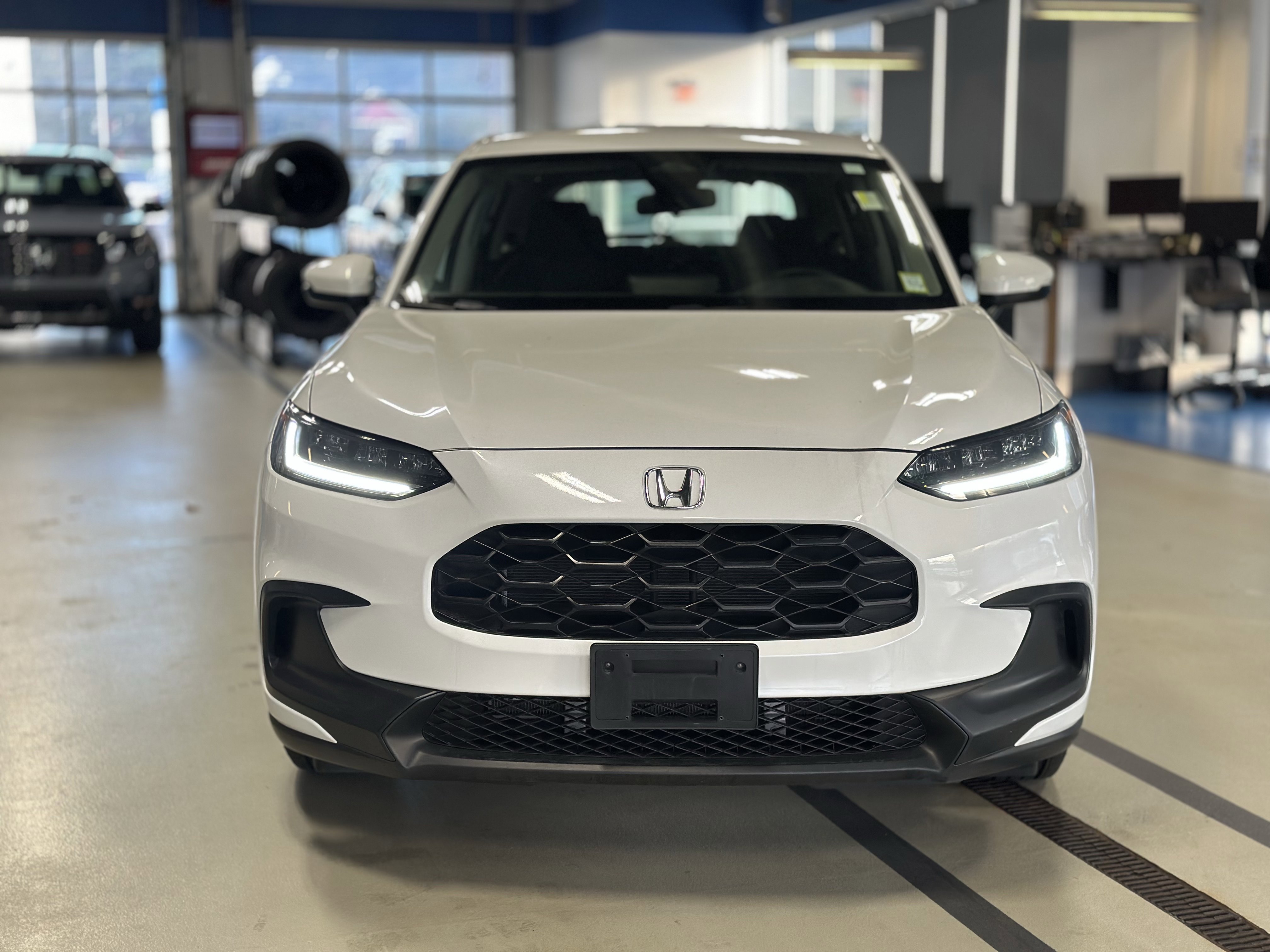 Used 2023 Honda HR-V LX image 2