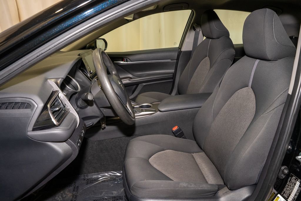 Used 2024 Toyota Camry LE image 9