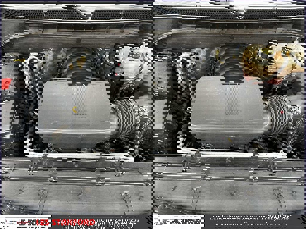 Used 2023 GMC Yukon XL SLT AWD/4WD image 12