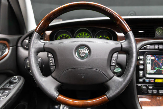 Used 2005 Jaguar XJ8 RWD image 7