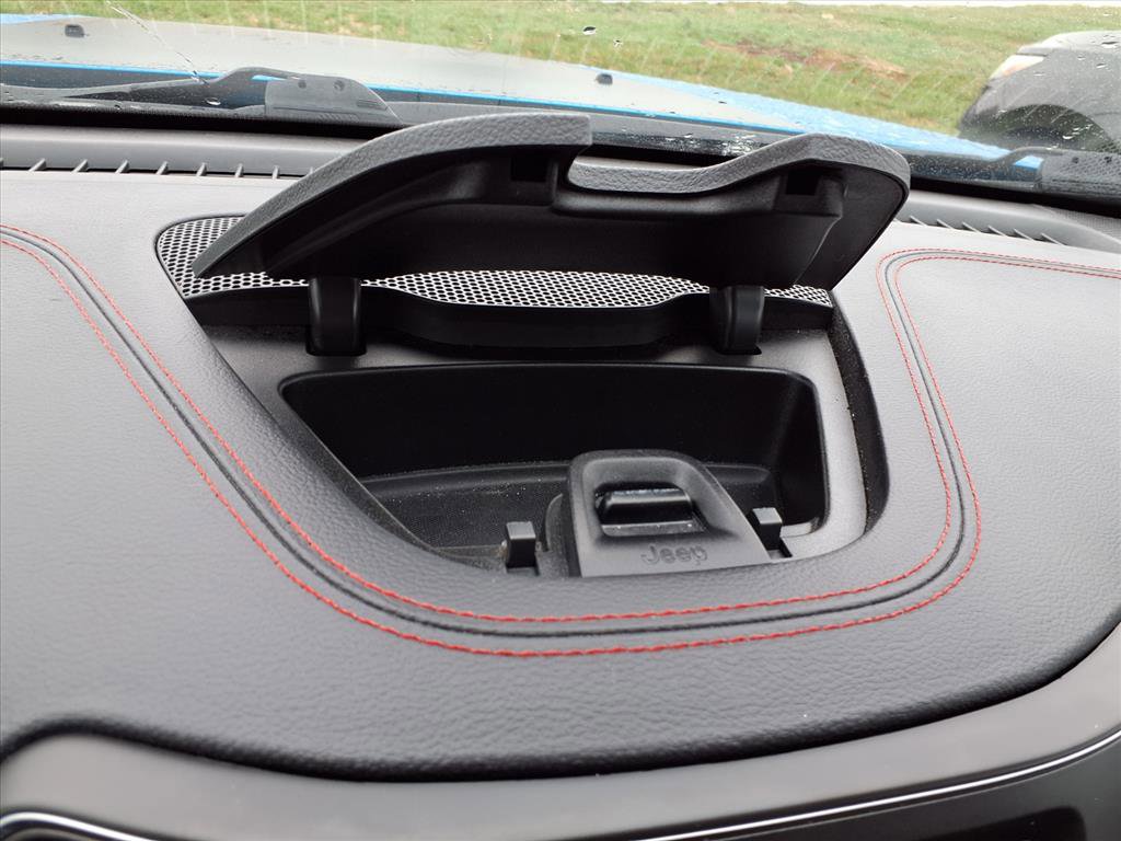 Used 2019 Jeep Cherokee Trailhawk w/ Comfort/Convenience Group image 21