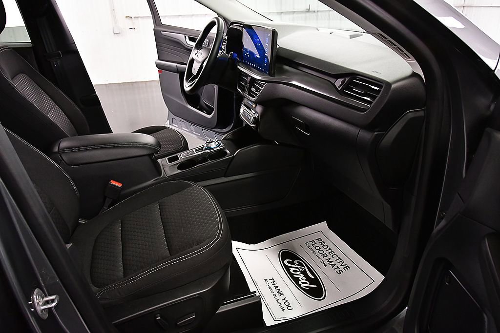 Used 2023 Ford Escape Active w/ Tech Pack #2 AWD/4WD image 28