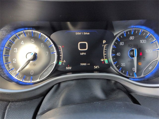 Used 2024 Chrysler Pacifica Touring-L image 17