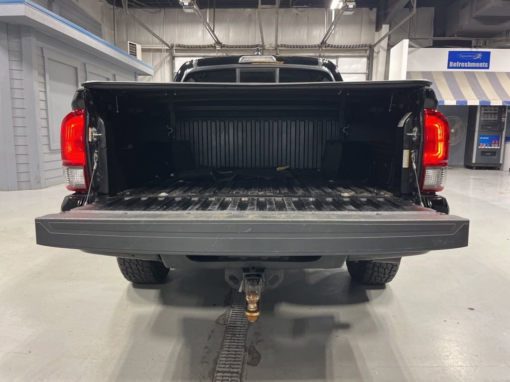 Used 2023 Toyota Tacoma SR AWD/4WD image 33