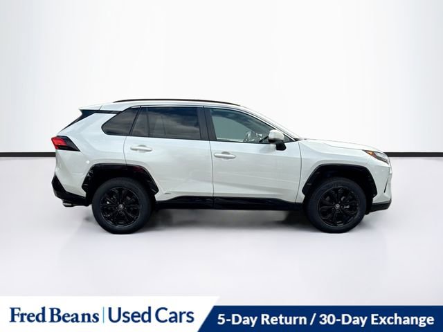 Used 2022 Toyota RAV4 SE w/ Convenience Package image 8