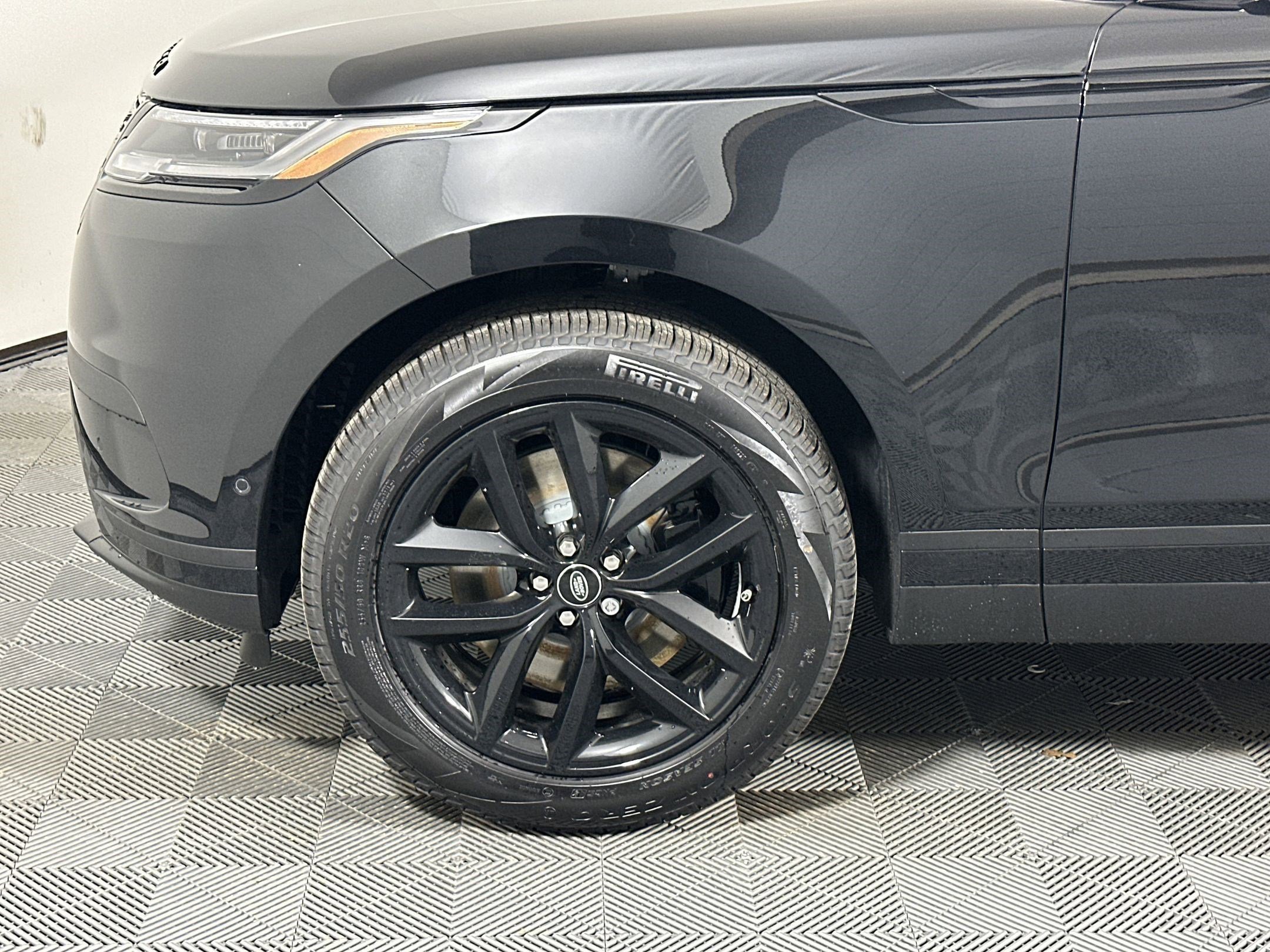 New 2026 Land Rover Range Rover Velar S image 9