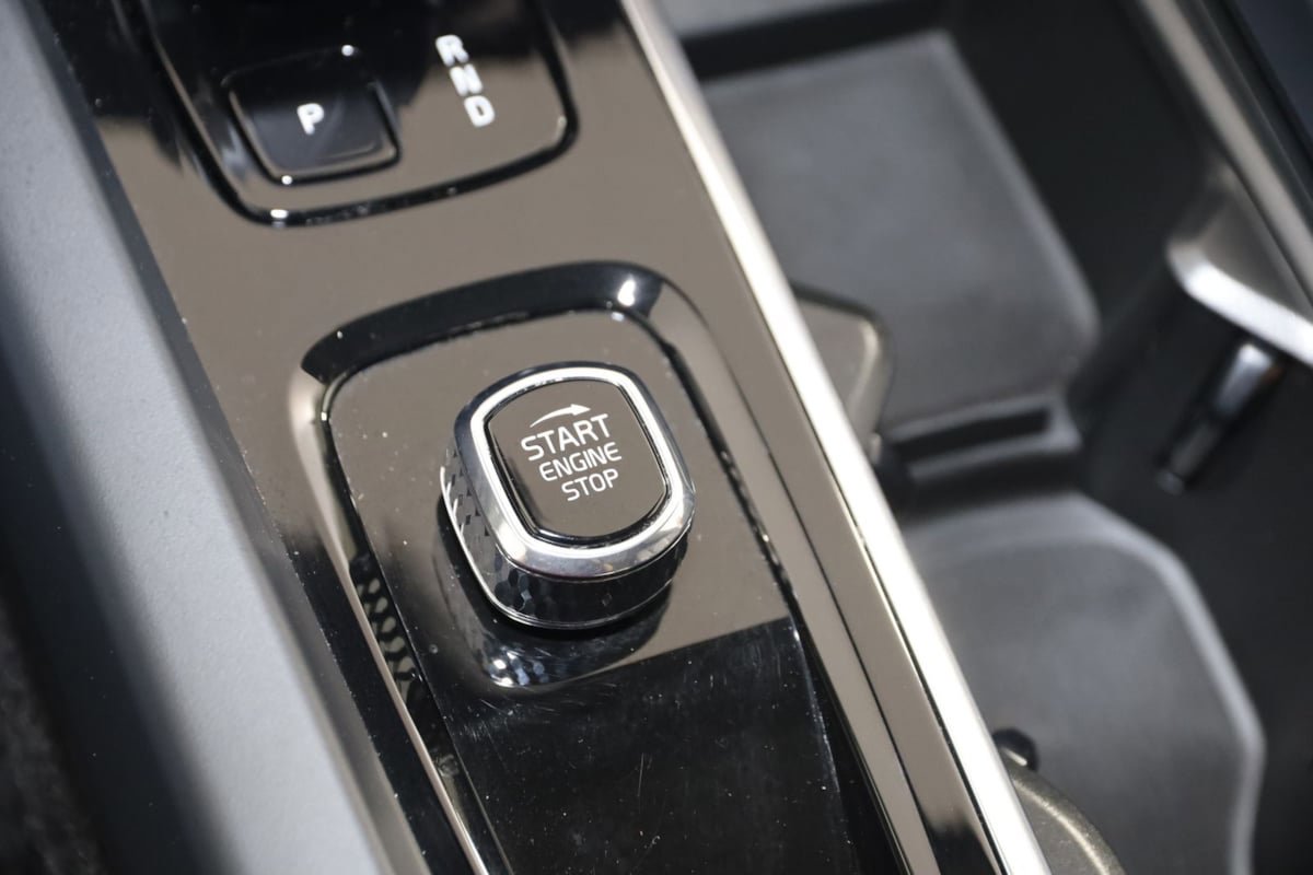 Used 2024 Volvo S60 B5 Plus AWD/4WD image 28