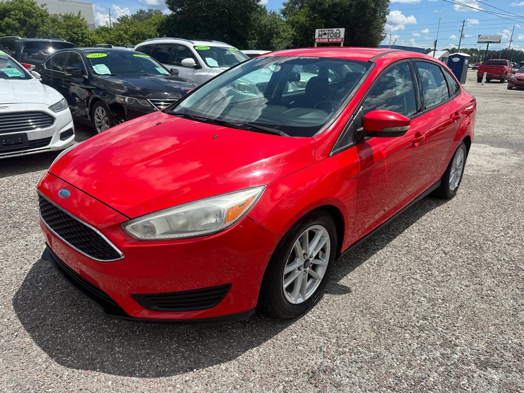 Used 2016 Ford Focus SE w/ SE Cold Weather Package FWD image 1
