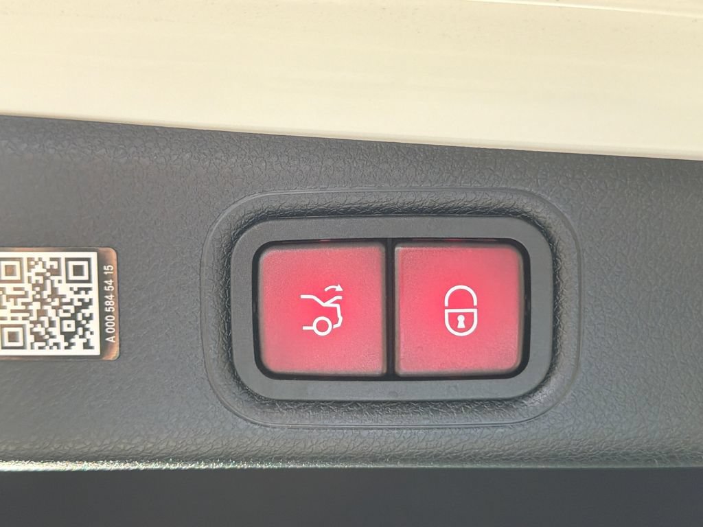 Used 2023 Mercedes-Benz E 350 Sedan image 32