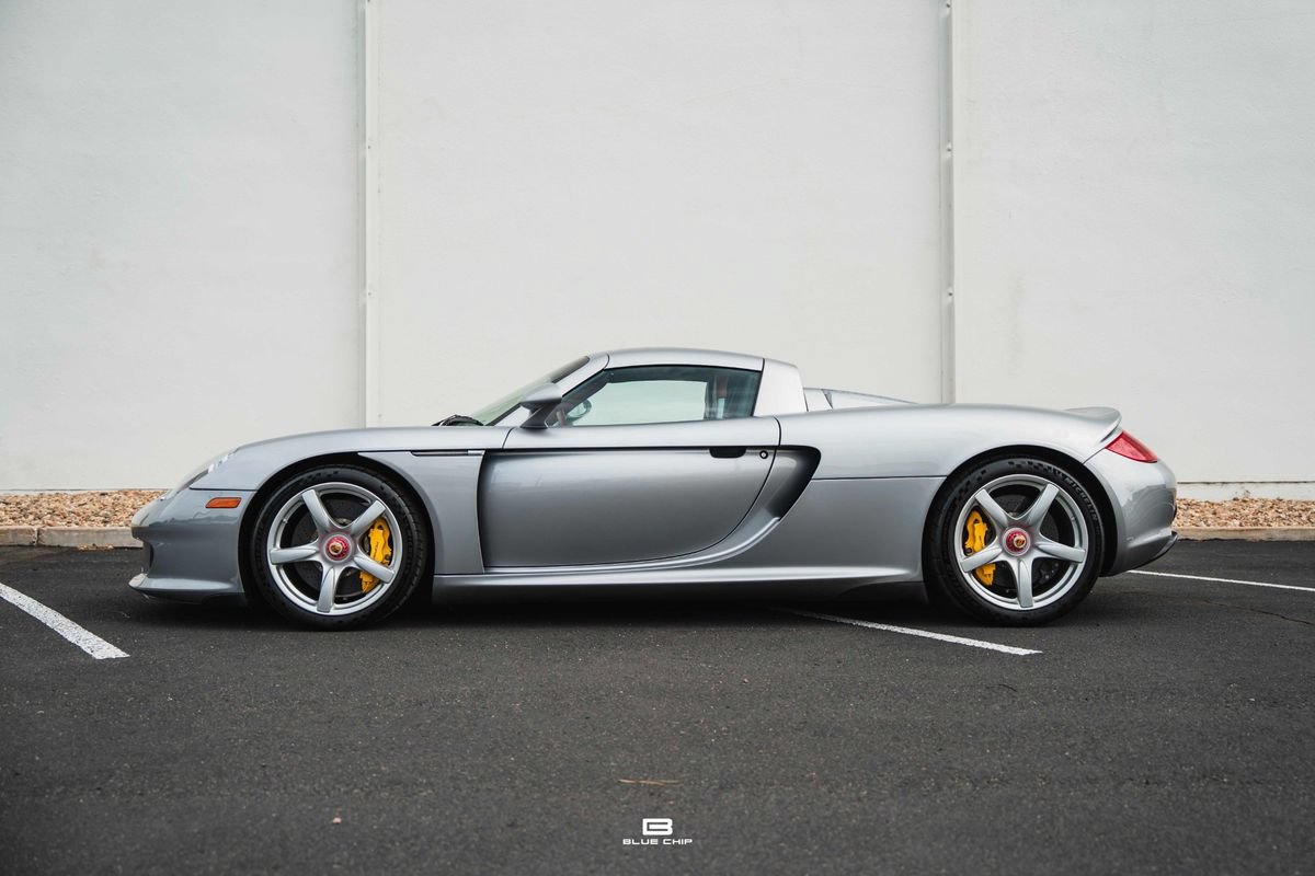 Used 2004 Porsche Carrera GT RWD image 2