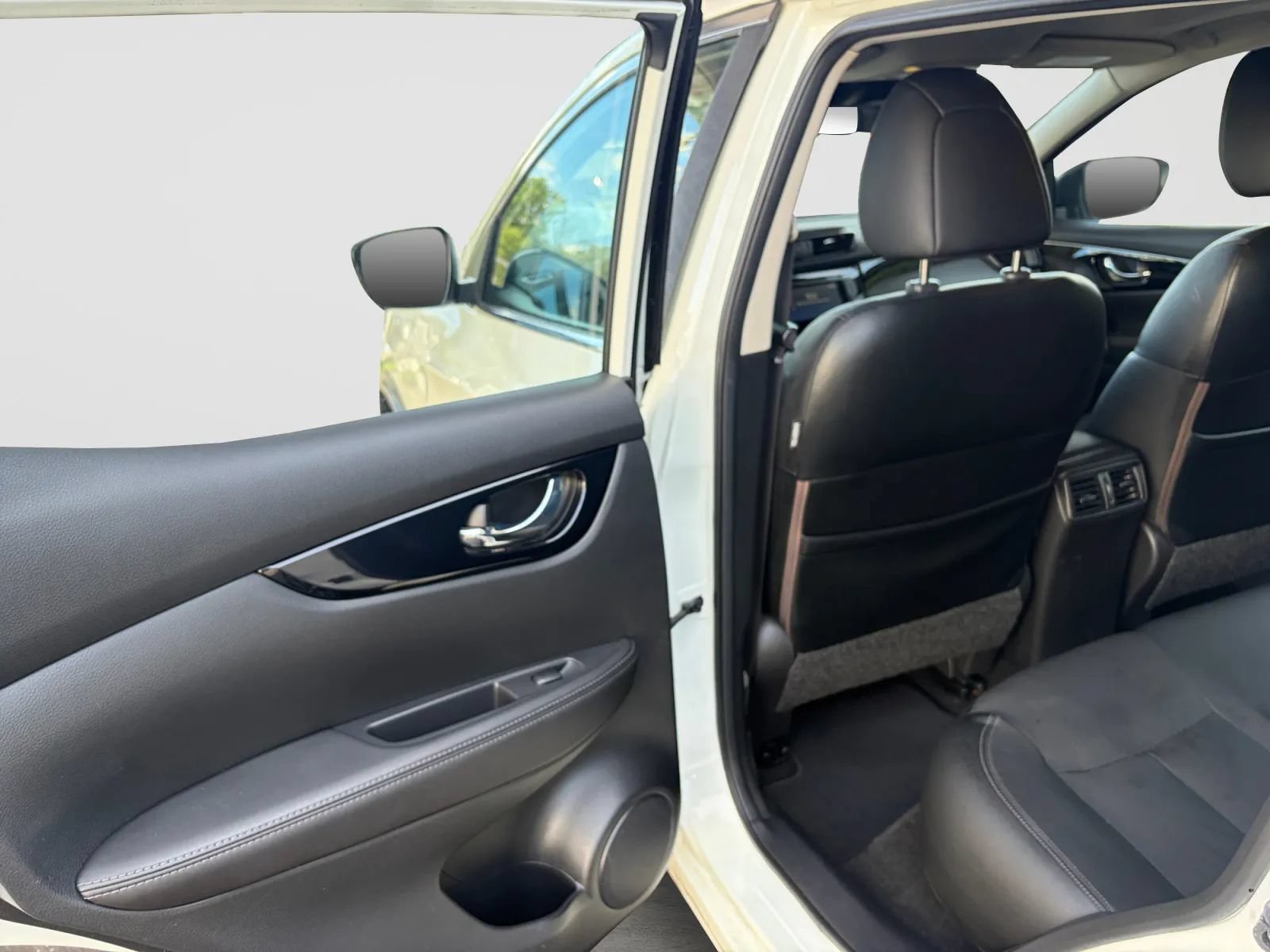 Used 2017 Nissan Rogue Sport SL w/ SL Premium Package AWD/4WD image 14