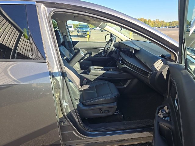 Used 2025 Nissan Murano SV FWD image 12