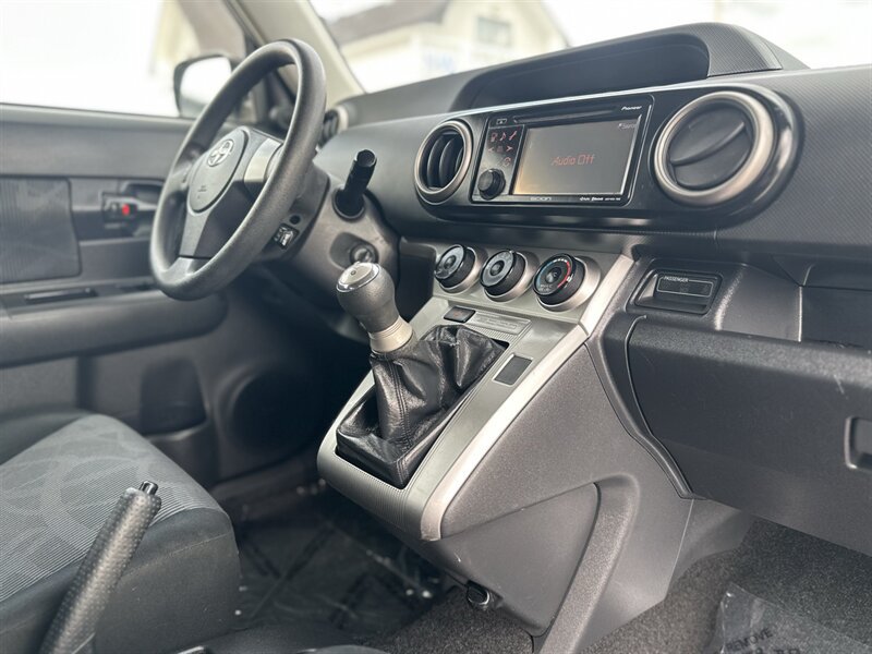 Used 2012 Scion xB FWD image 7
