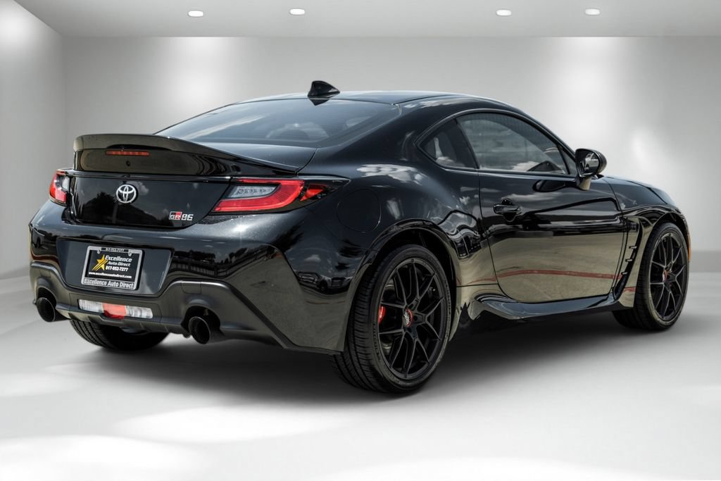 Used 2024 Toyota GR86 Premium w/ Performance Package RWD image 8