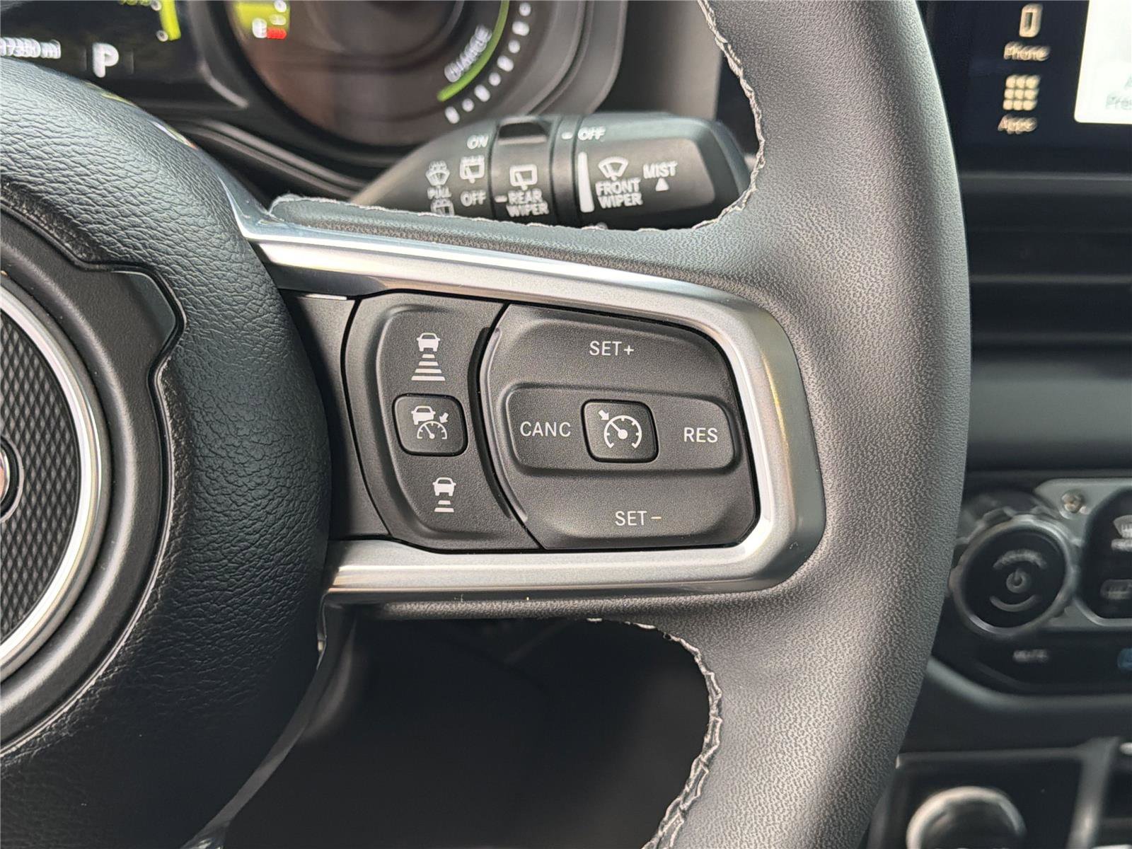 Used 2025 Jeep Wrangler Sahara image 27