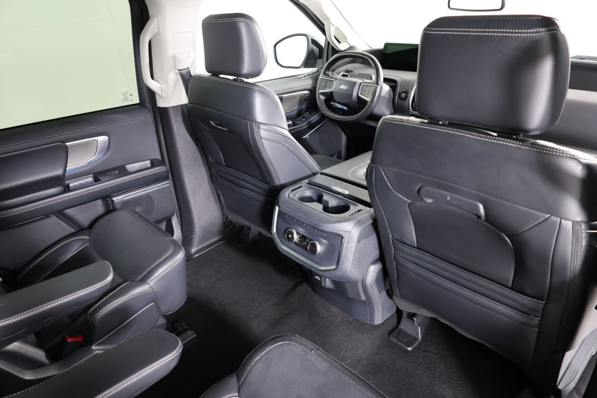 Used 2025 Ford Expedition Platinum AWD/4WD image 42