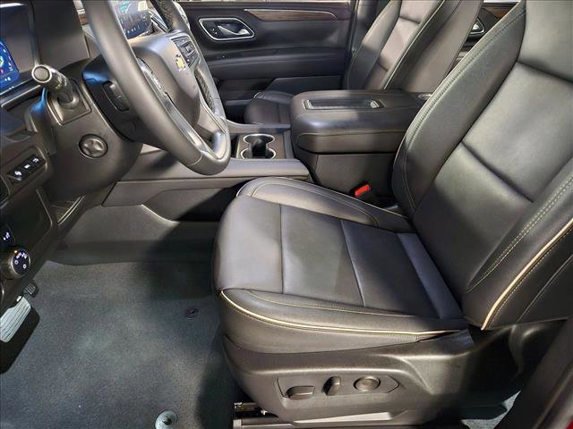 Used 2024 Chevrolet Tahoe Premier w/ Premium Package 2 RWD image 17