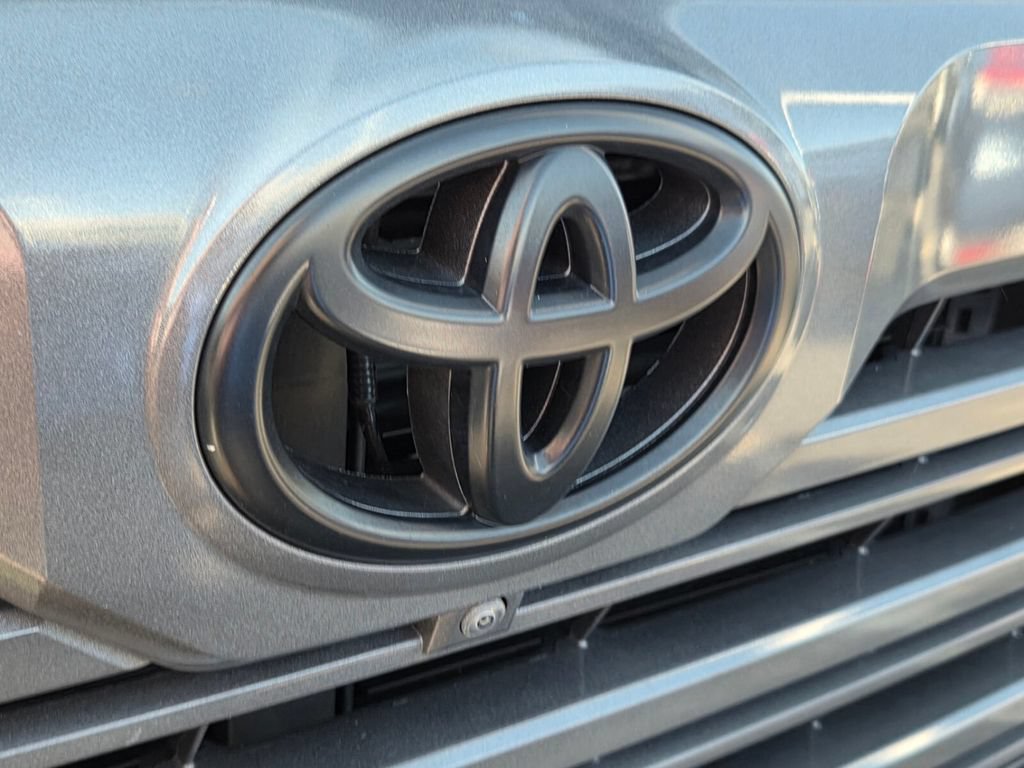 Used 2024 Toyota Tundra Limited AWD/4WD image 2