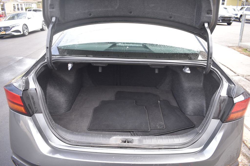 Used 2025 Nissan Altima 2.5 SV image 29