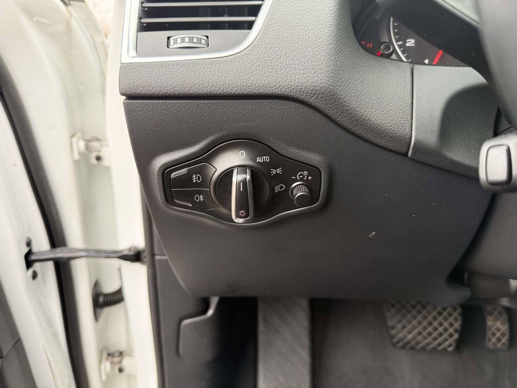 Used 2016 Audi Q5 2.0T Premium Plus w/ Technology Package image 26