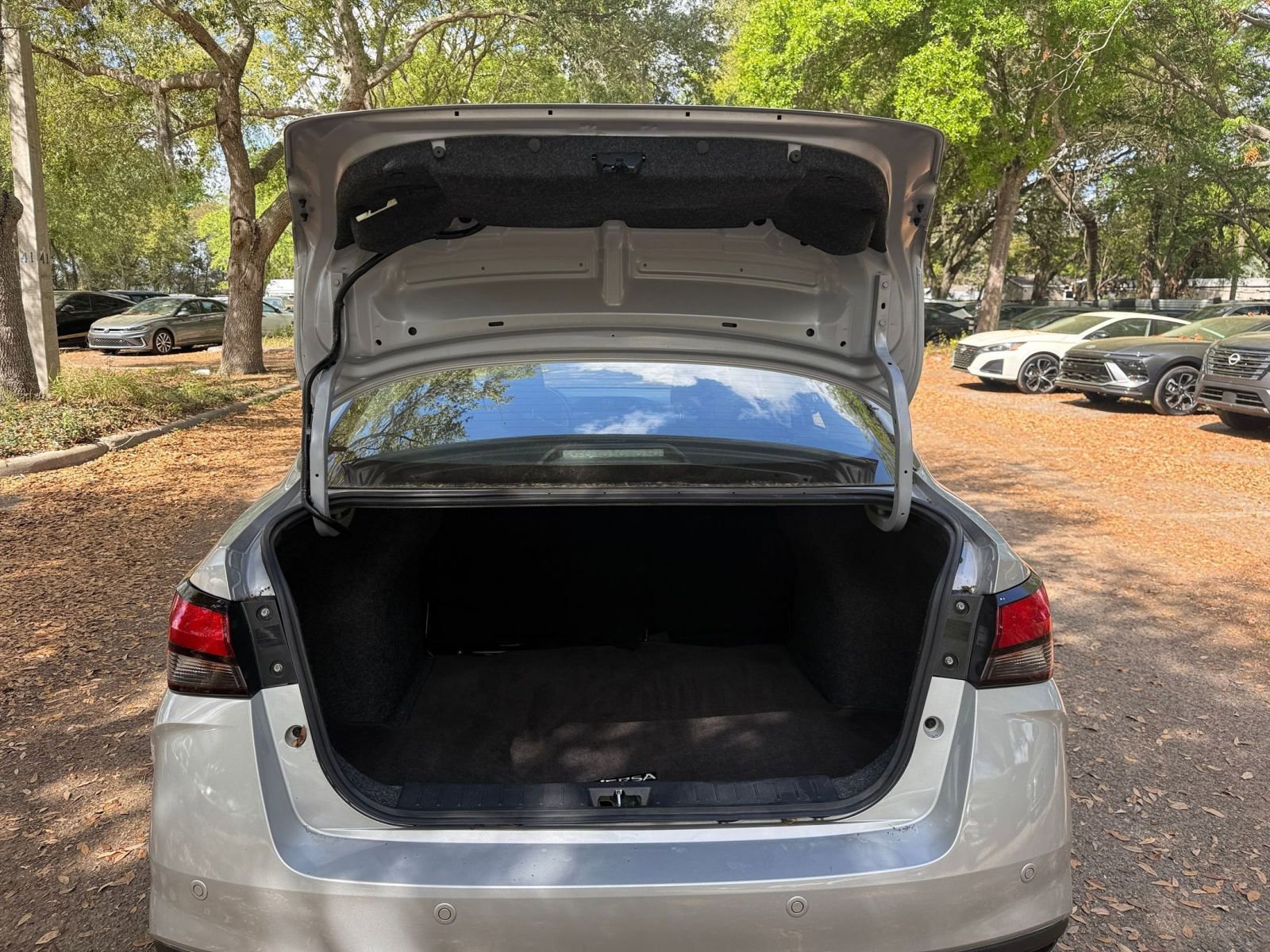 Used 2025 Nissan Versa SV FWD image 25