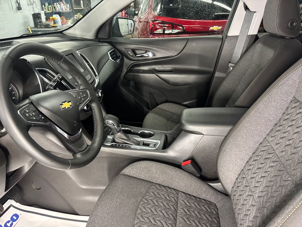 Used 2024 Chevrolet Equinox LT image 24