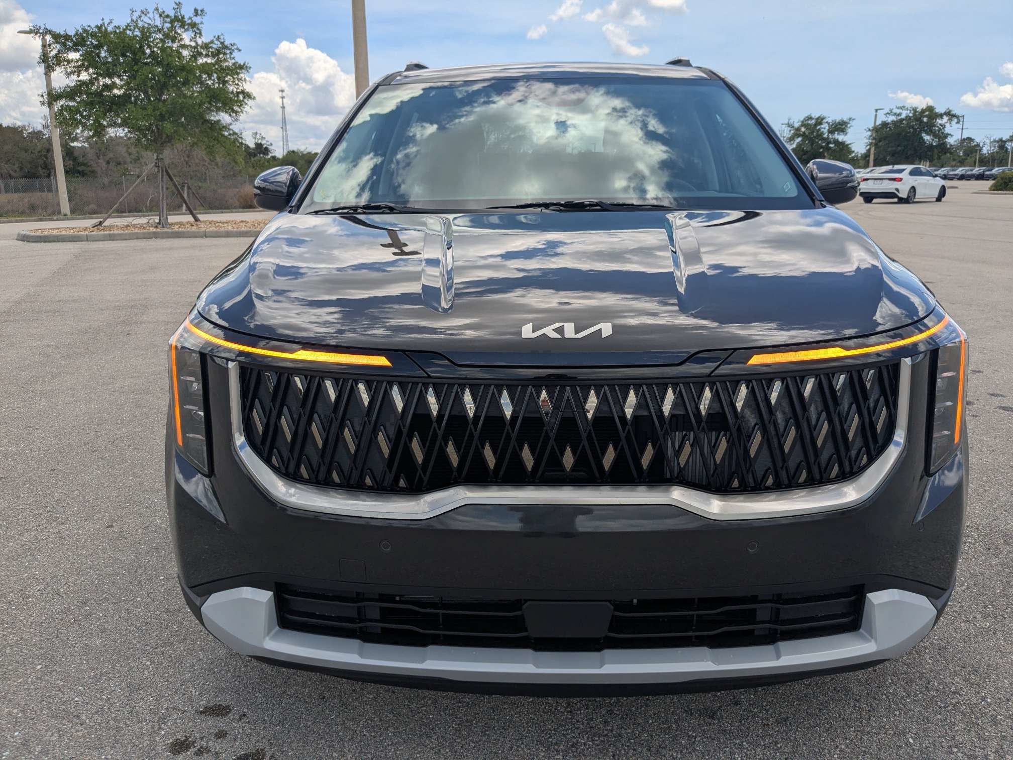 New 2026 Kia Carnival EX FWD image 3