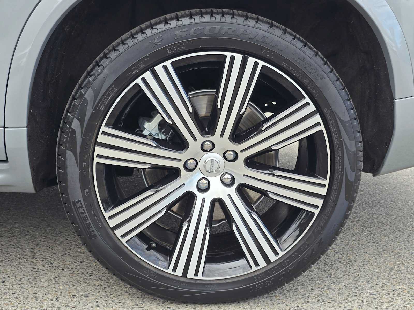 Used 2024 Volvo XC90 T8 Plus w/ Protection Package Premier AWD/4WD image 10