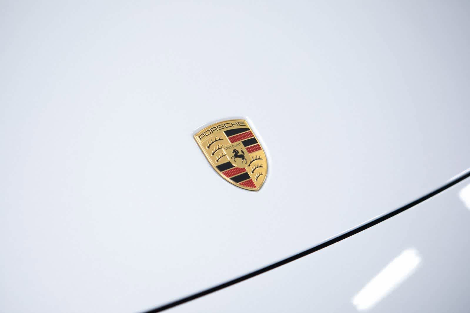 Certified 2025 Porsche Macan 4S Electric AWD/4WD image 34