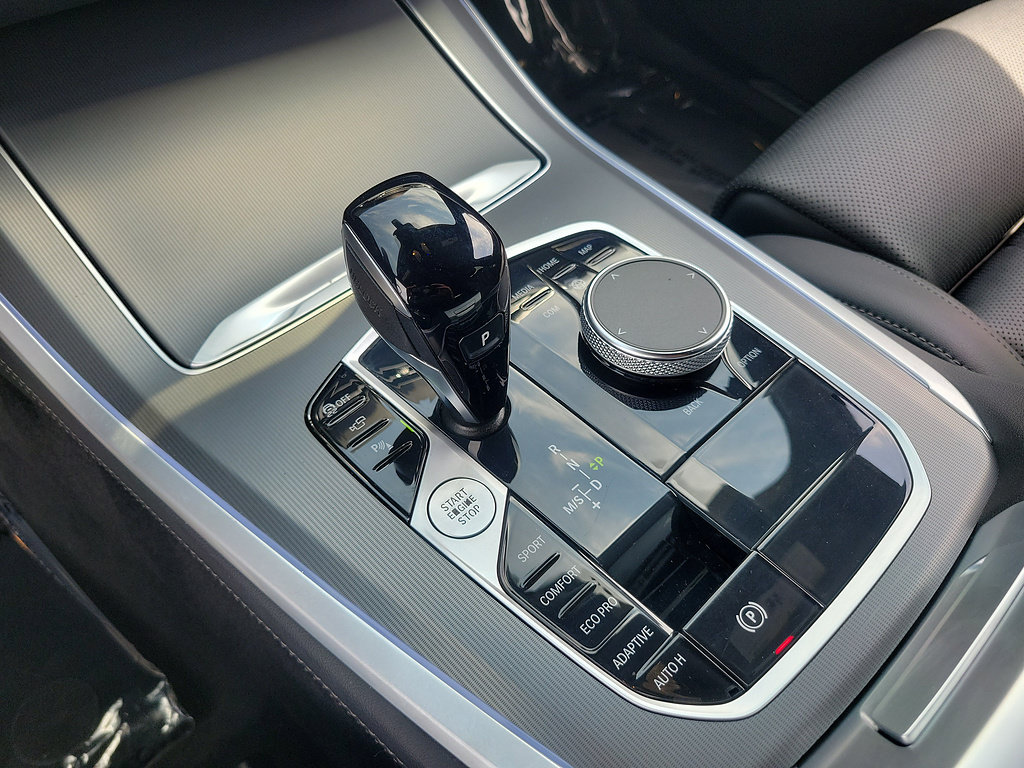 Used 2023 BMW X5 sDrive40i w/ M Sport Package RWD image 32