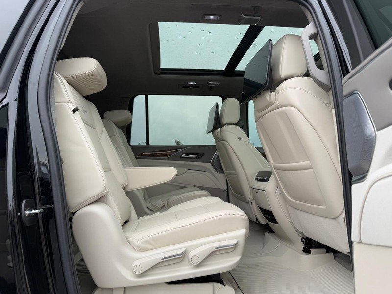 Certified 2024 Cadillac Escalade ESV Sport Platinum w/ LPO, ONYX Package image 11