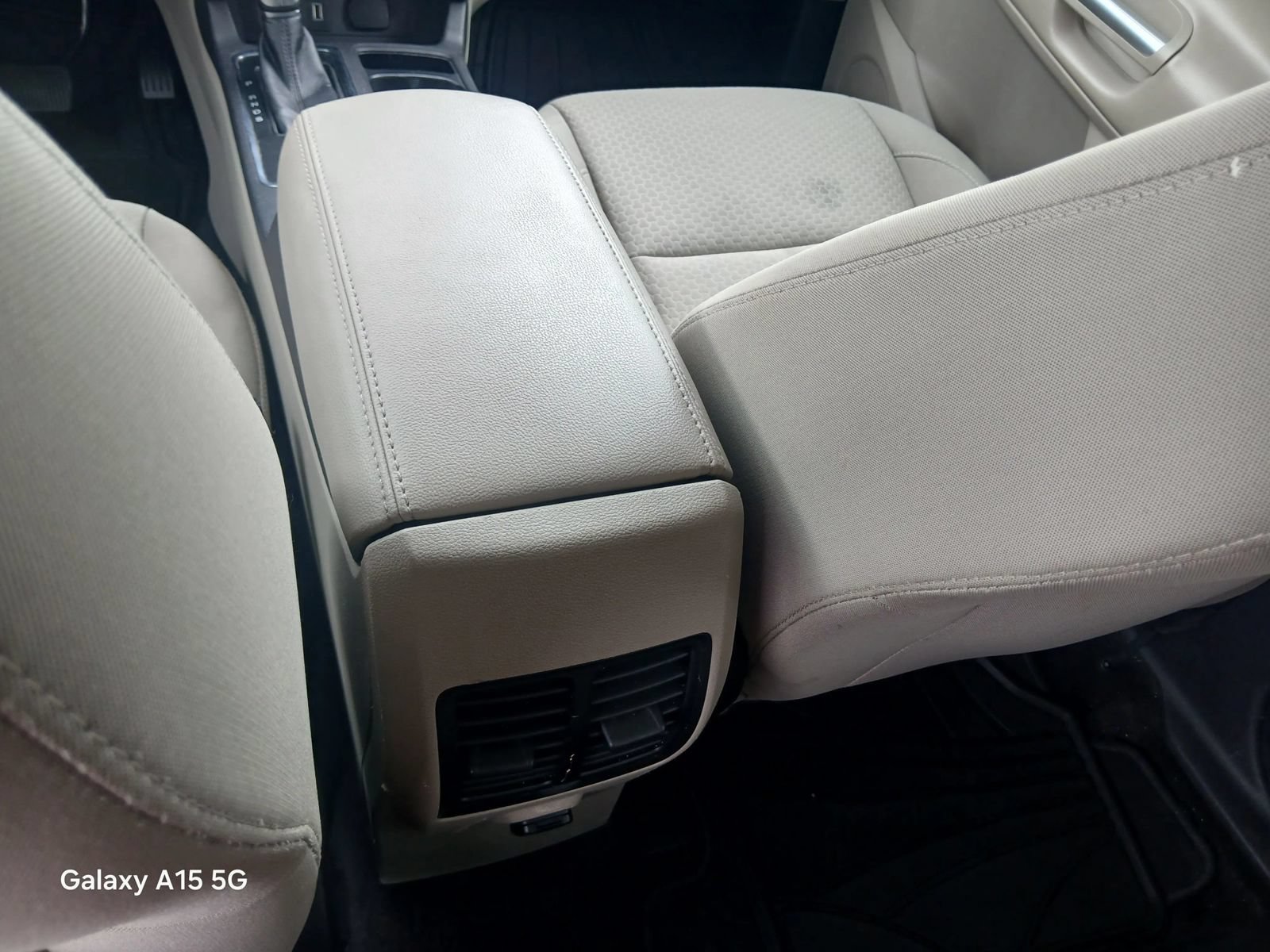 Used 2019 Ford Escape SE FWD image 29