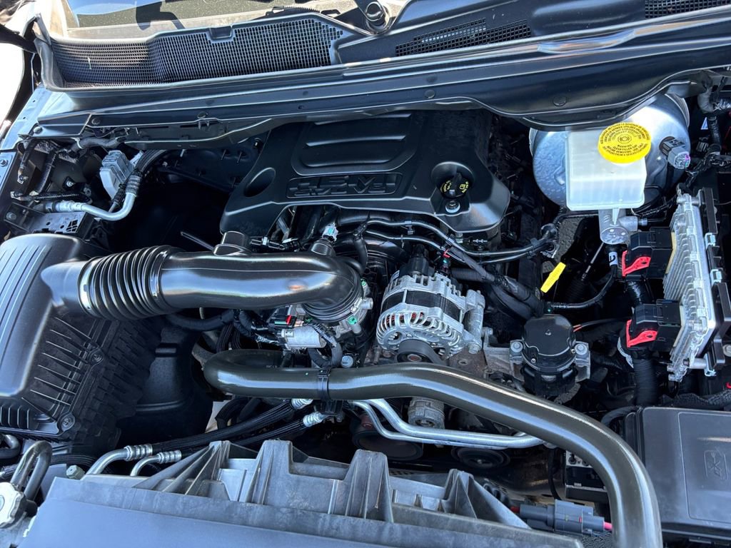 Used 2019 RAM 1500 Laramie AWD/4WD image 30