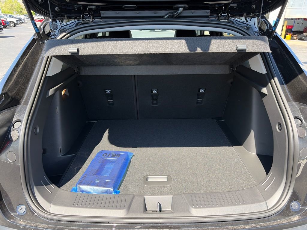 New 2026 Chevrolet Trax LT w/ Driver Confidence Package FWD image 5