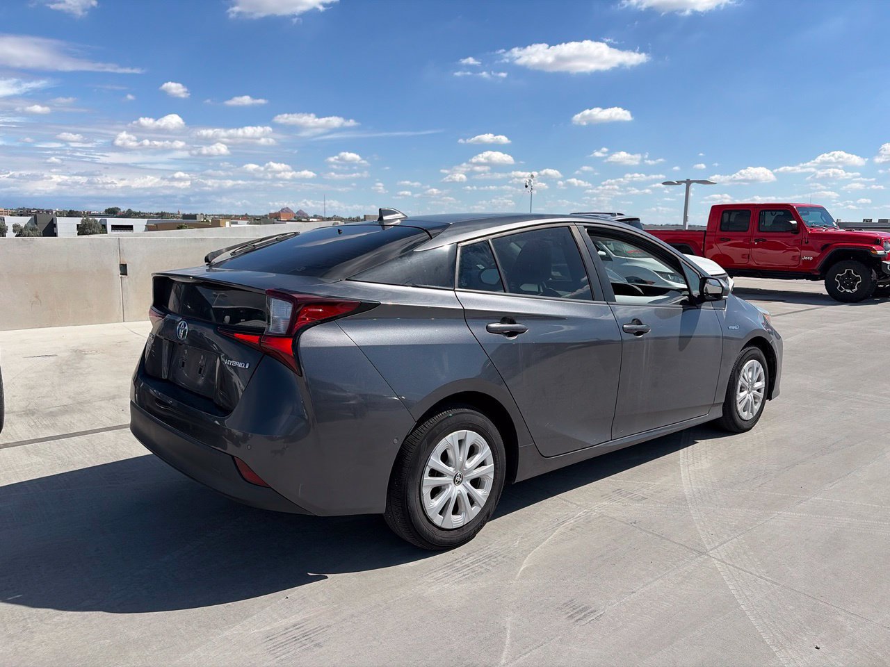 Used 2022 Toyota Prius LE FWD image 2