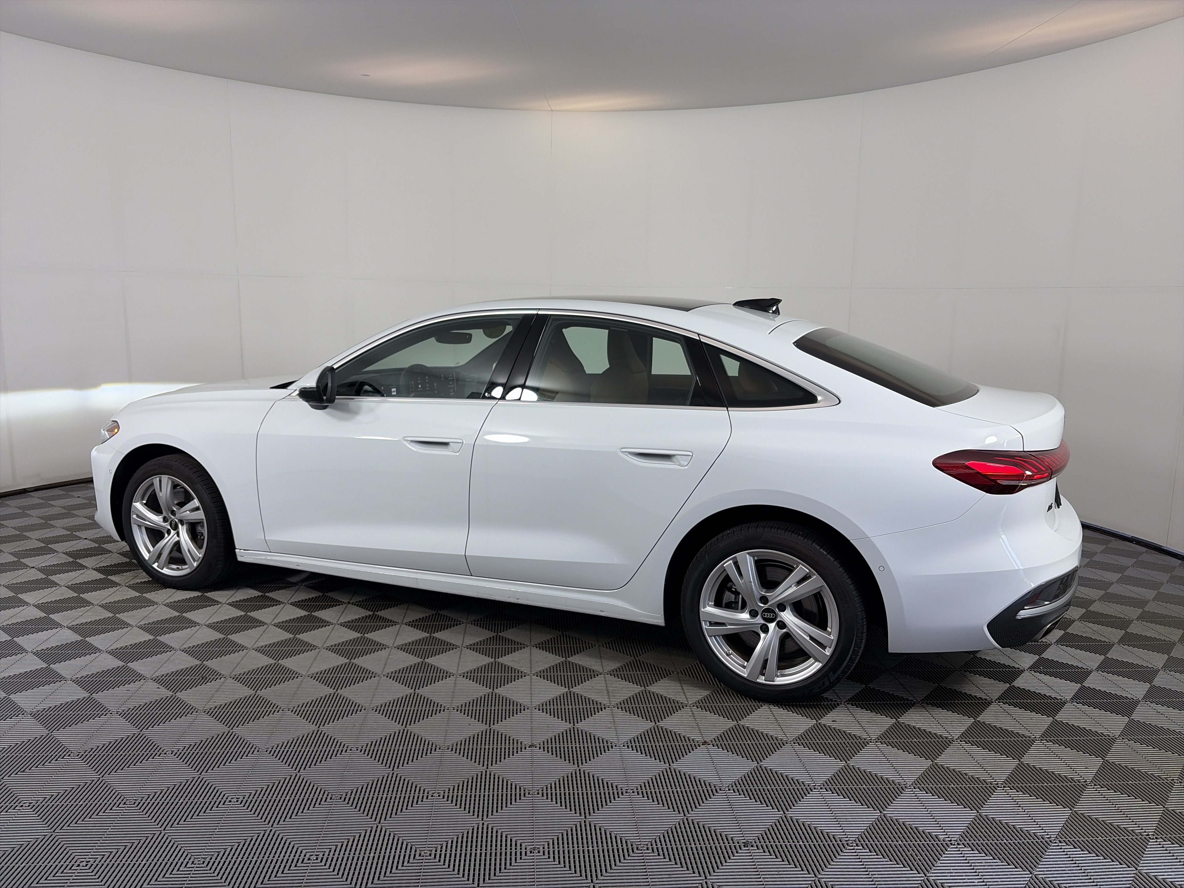 Used 2025 Audi A5 2.0T Premium Plus w/ Premium Plus AWD/4WD image 8