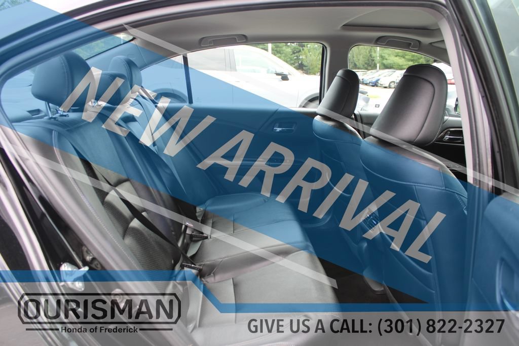 Used 2017 Honda Accord Touring image 14