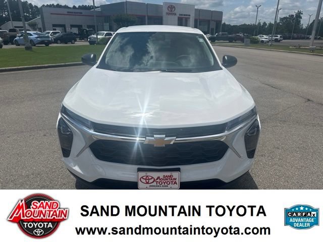 Used 2025 Chevrolet Trax LS FWD image 7