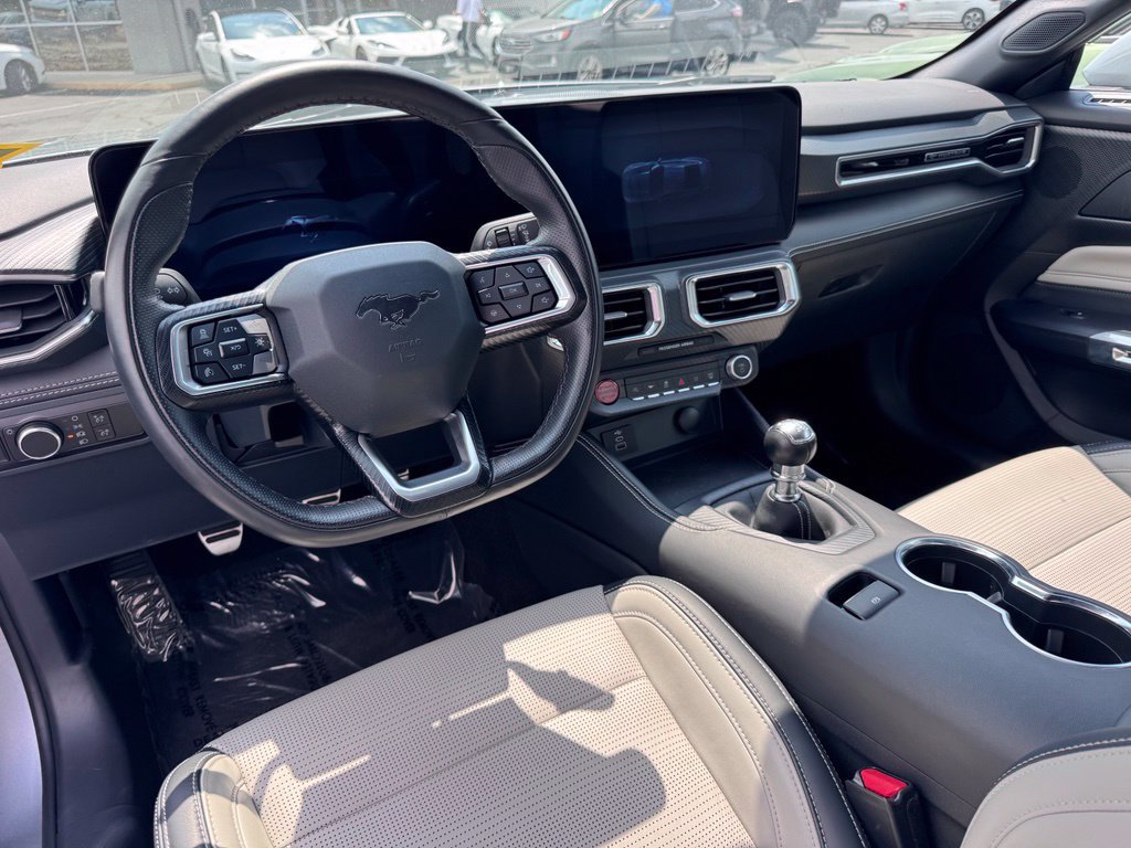 Used 2025 Ford Mustang GT Premium RWD image 5