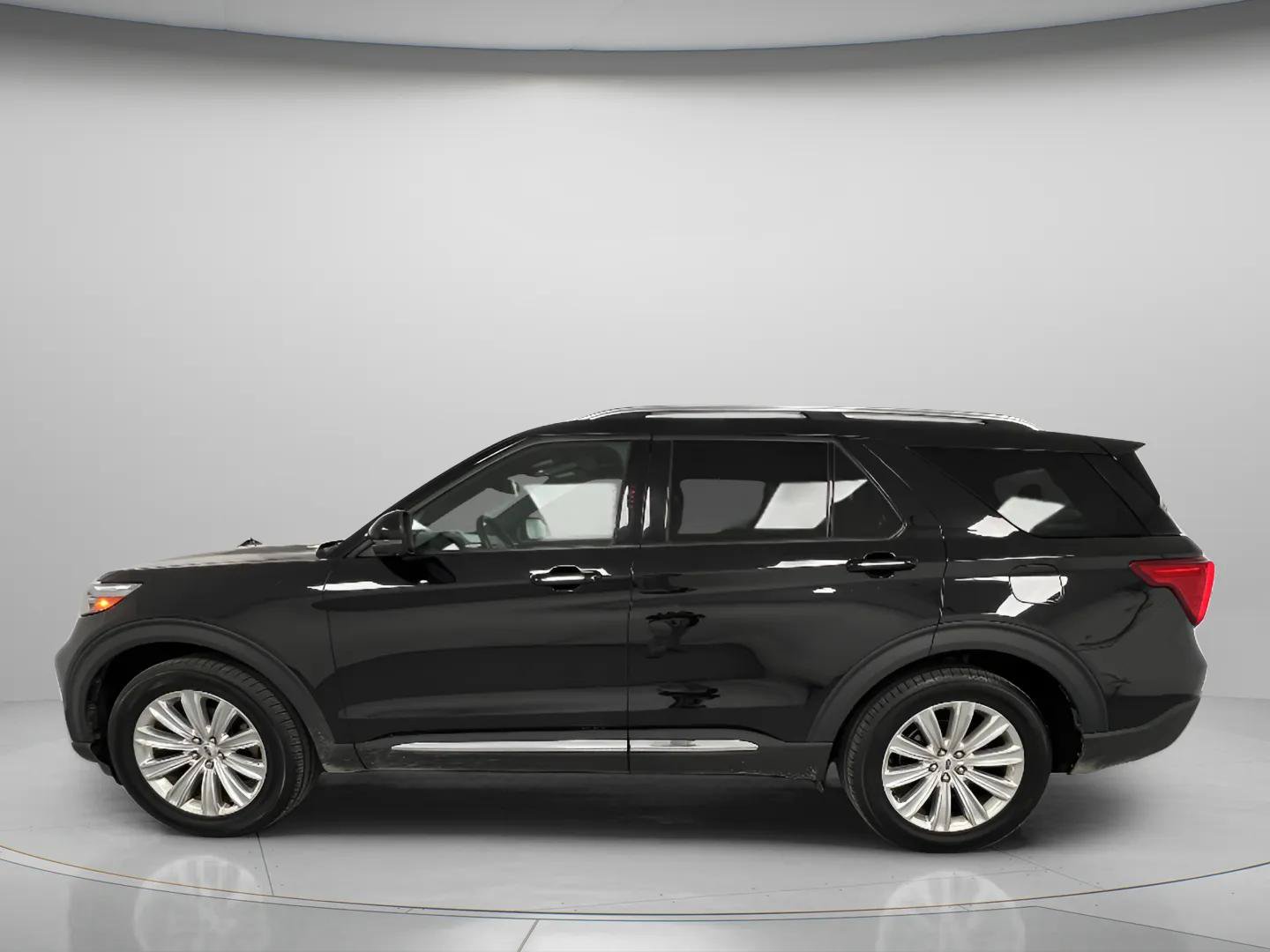 Used 2020 Ford Explorer Limited AWD/4WD image 5