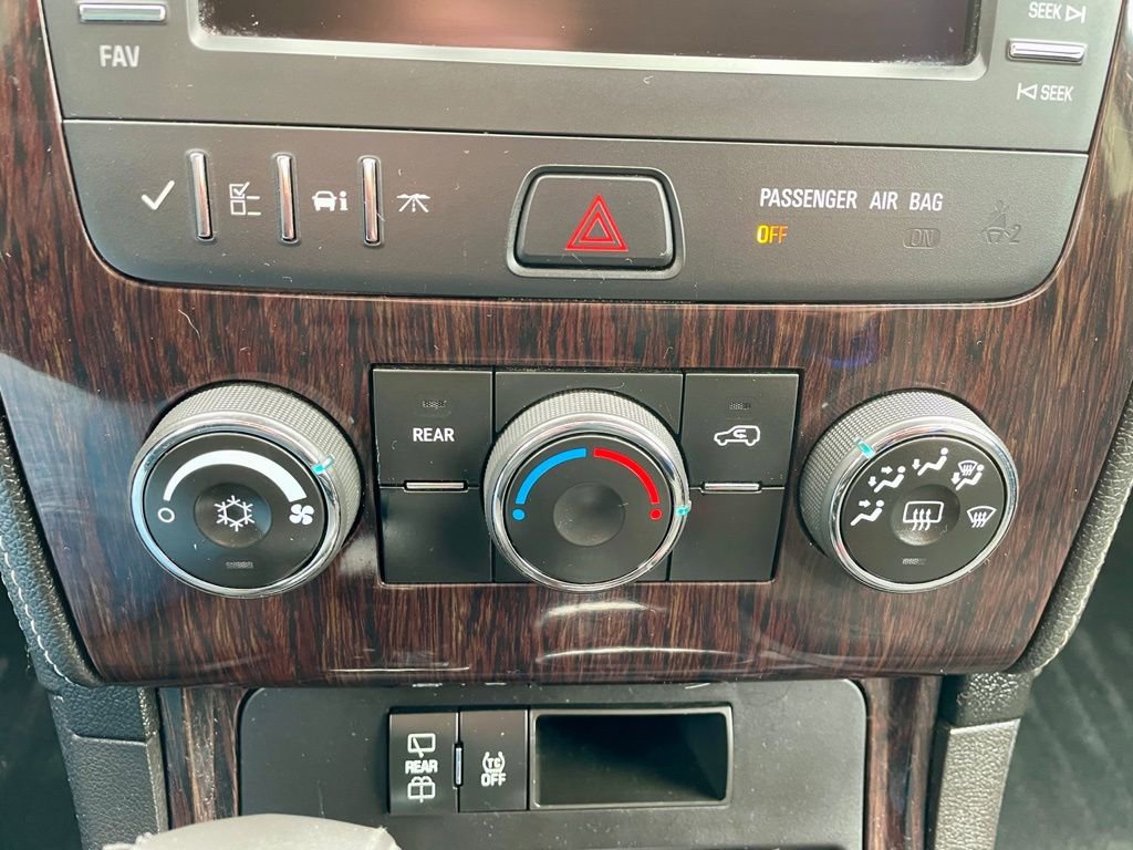 Used 2017 Chevrolet Traverse LT image 25