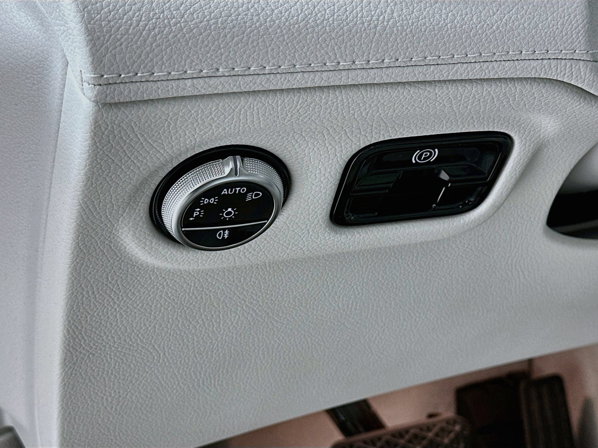 Certified 2023 Mercedes-Benz EQE 500 4MATIC SUV image 11