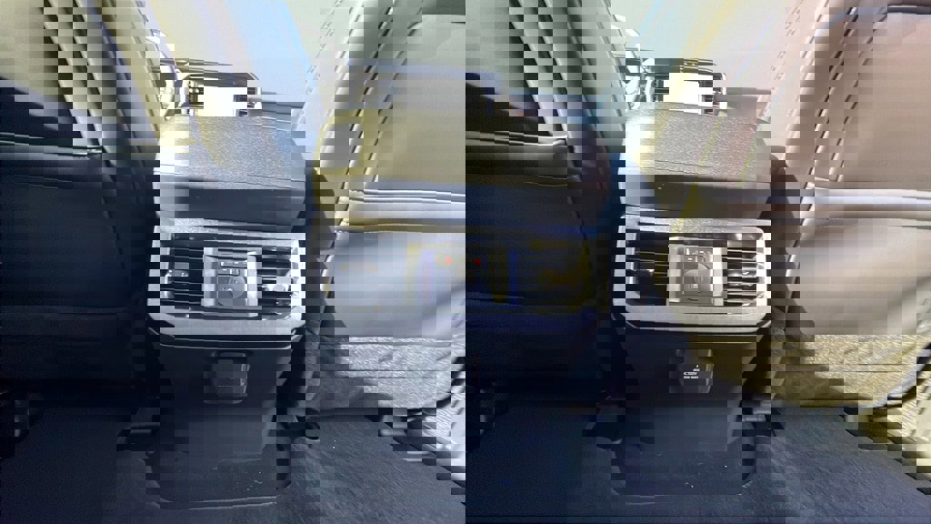 New 2026 Ford F250 Platinum image 18