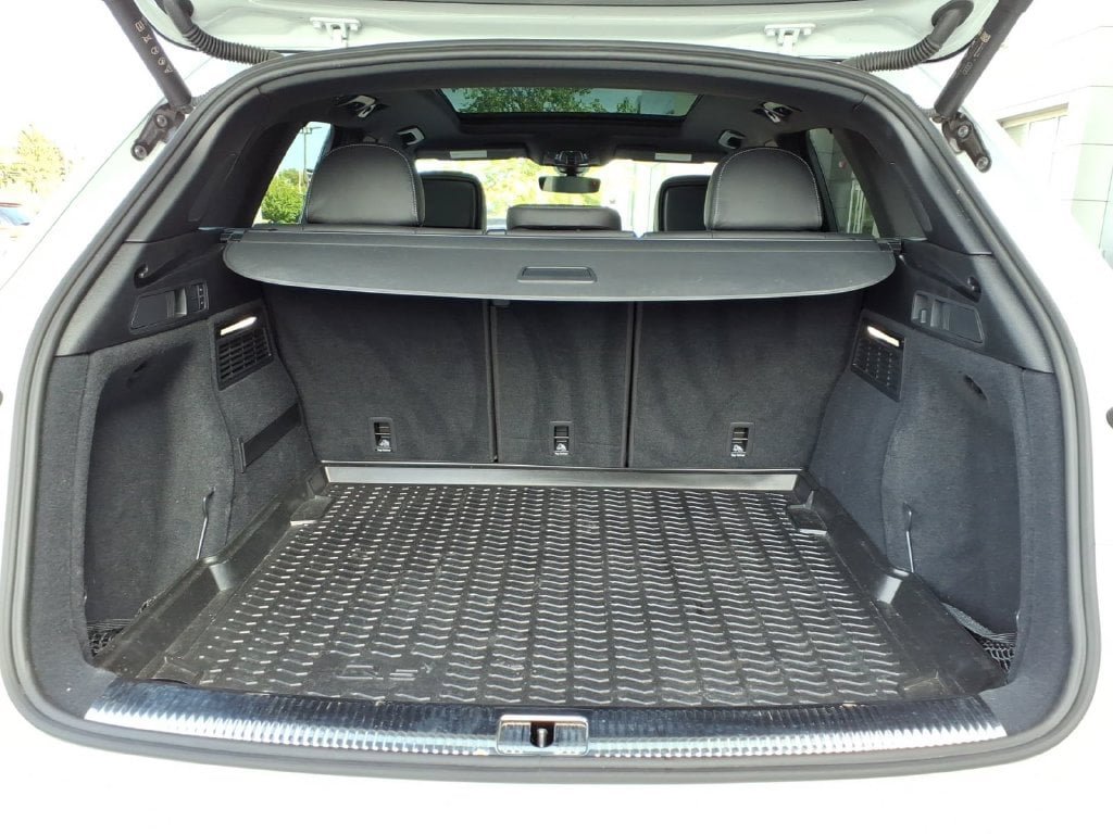 Used 2024 Audi SQ5 Prestige w/ Prestige Package AWD/4WD image 29