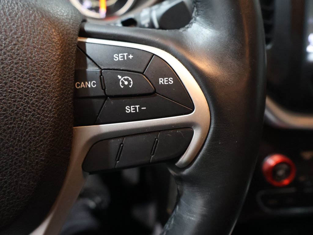 Used 2017 Jeep Cherokee Trailhawk w/ Cold Weather Group image 38