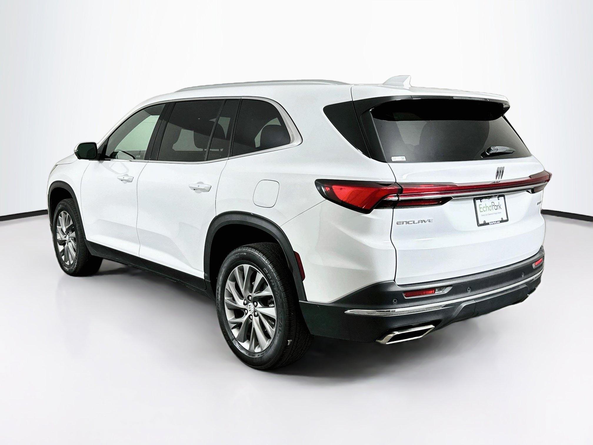 Used 2025 Buick Enclave Preferred FWD image 5